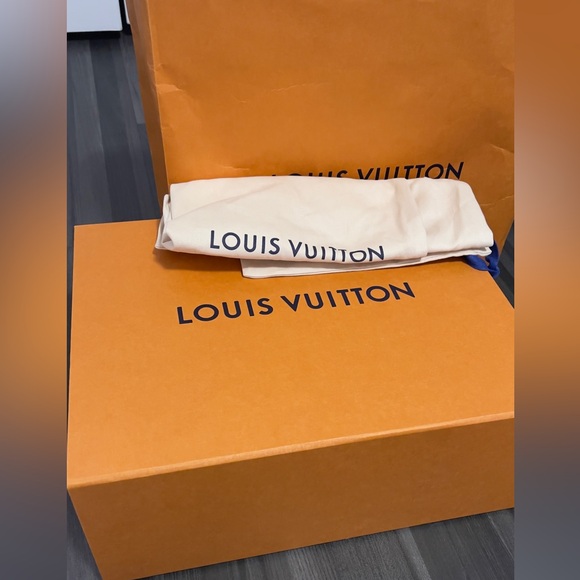 Louis vuitton men shoes - Picture 3 of 8